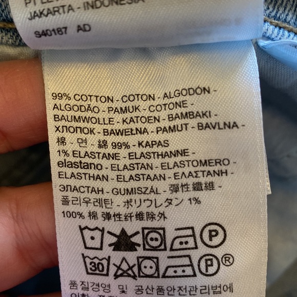 Levi’s Blue Cutoff Jean Shorts Raw Hem 28 EUC - Picture 6 of 9